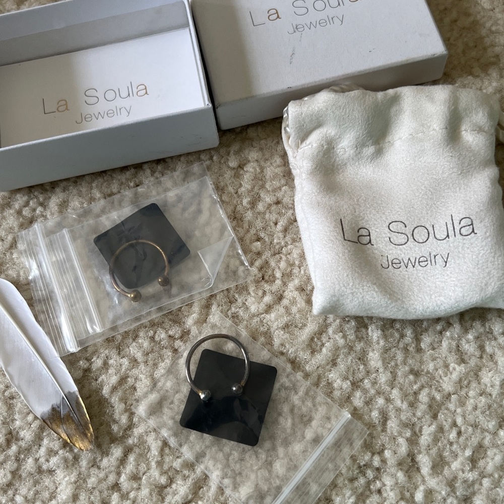 $176 LA SOULA  rose gold ring set with diamond accents TARNISHED AS IS NEW BOX